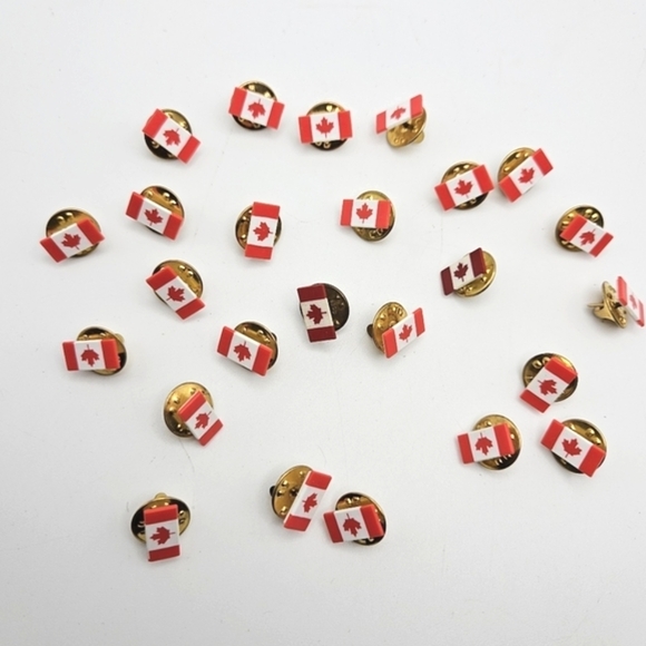 Other - 🏷4/$25🏷 25 Piece Canada Flag Pin Lot Collectible Canada Day